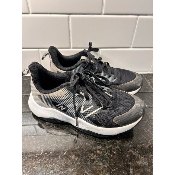 New Balance Kids Rave Run V2 Sneakers Shoes PKRAVBW2 Performance Black White 1 - Picture 2 of 11